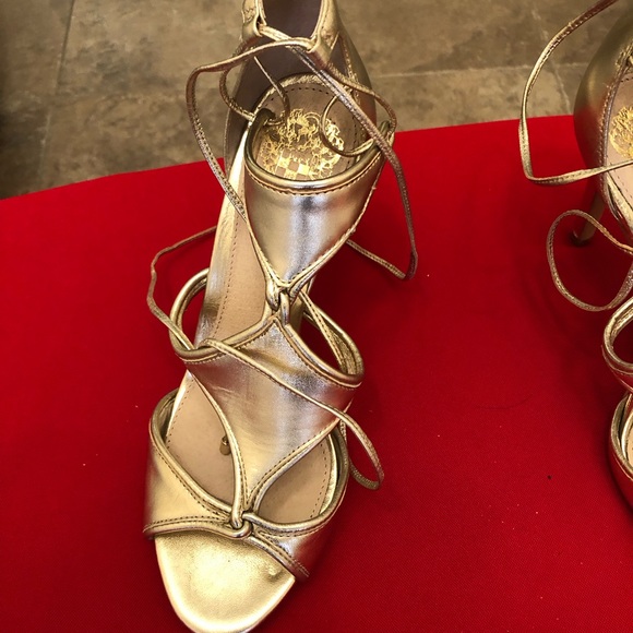 Vince Camuto Champagne Stiletto - Picture 8 of 14